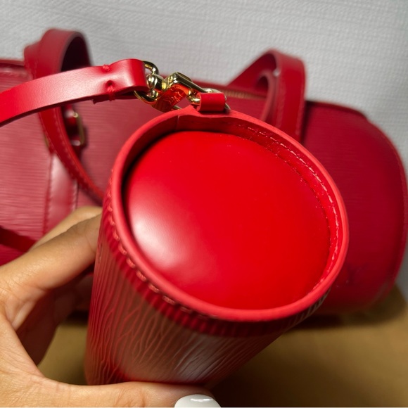 AUTHENTIC Louis Vuitton Epi Soufflot handbag and pouch - Picture 13 of 16